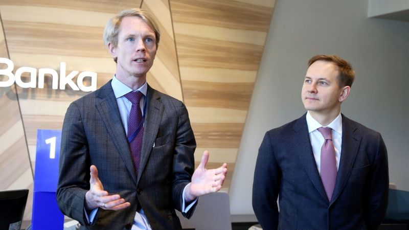 Guseļņikovam vēl paliks daļa PNB bankas akciju