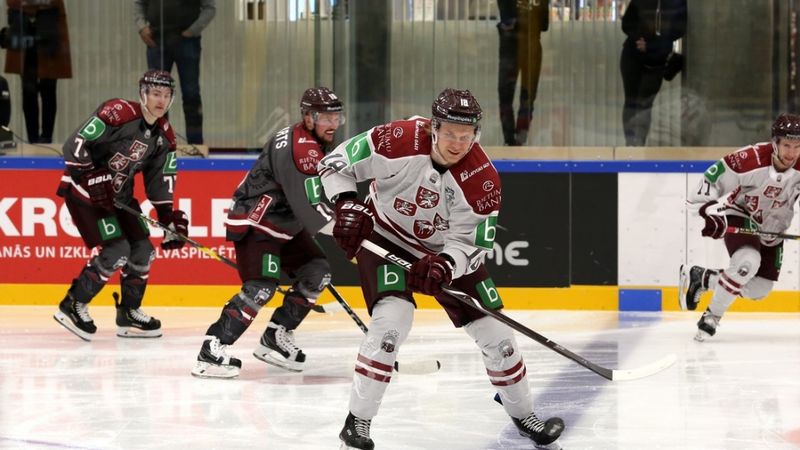 FOTO: Prezentē Latvijas hokeja izlases jaunās formas