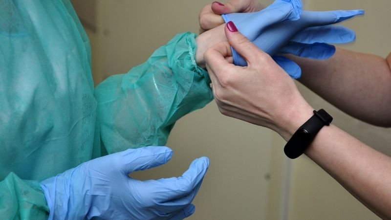 Latvijā vēl trīs saslimšanas gadījumi ar koronavīrusa izraisīto slimību
