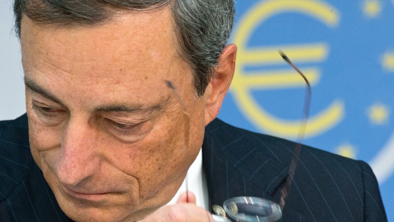 ECB atsakās piedalīties Grieķijas parādu atvieglošanā