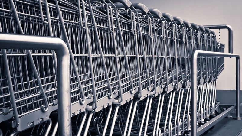 Mazumtirdzniecību no izaugsmes februārī attur zemais pārtikas preču noiets