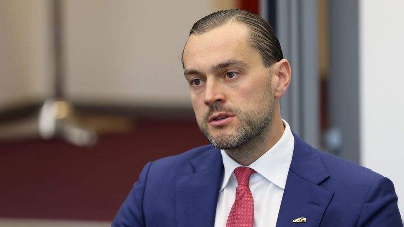 Bizness kā parasti jeb ārpus Covid-19 arī norit dzīve