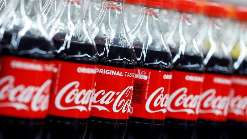 Coca-Cola atklāj šokējošu informāciju, cik daudz plastmasas tā izmanto