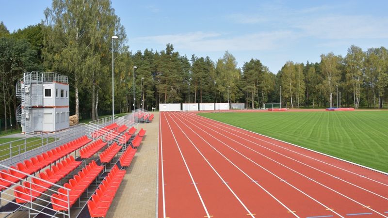 FOTO: Baldonē atklāts starptautiskajiem vieglatlētikas standartiem atbilstošs stadions