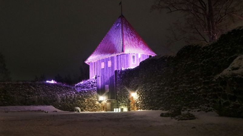 Alūksnes viduslaiku pilī atjaunots Dienvidu tornis