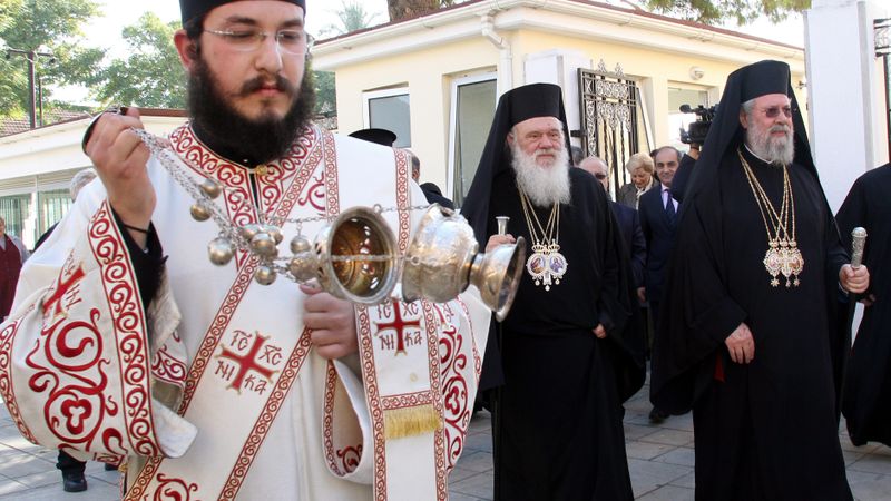 Kipras Pareizticīgā baznīca: jādomā kā aizbēgt no eiro