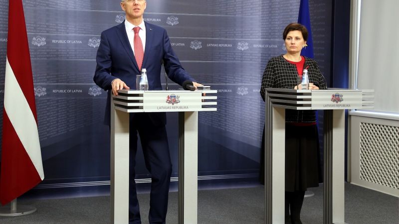 Kariņš izsaka neuzticību Viņķelei