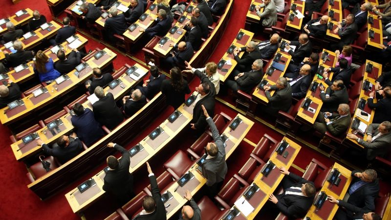 Grieķijas parlaments ratificē vienošanos par Maķedonijas nosaukuma maiņu