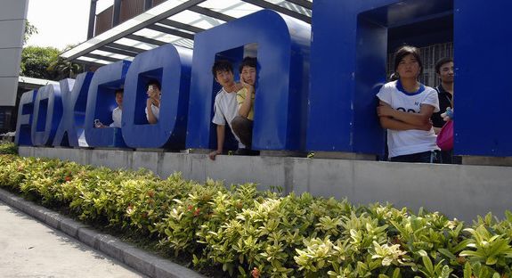 iPhone ražotāja Foxconn darbinieki viens pēc otra izdara pašnāvības