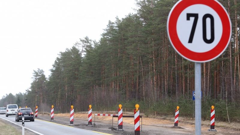 FOTO: Sākta ilgi gaidītā Vidzemes šosejas Sēnītes posma pārbūve