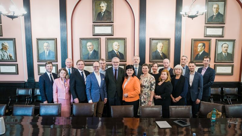 Banku augstskola kļūst par Latvijas Universitātes biznesa skolu