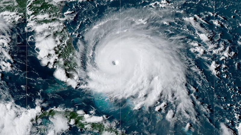 FOTO: Viesuļvētra Dorians sasniedz Bahamas