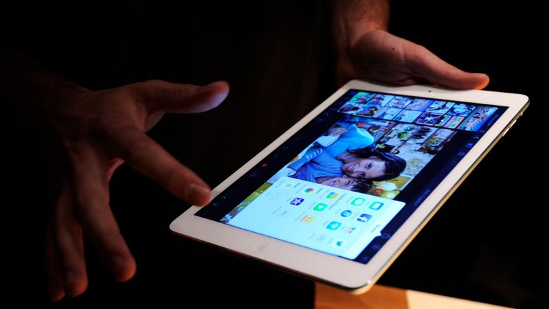 Tehnoloģiju apskatnieki sajūsmā par jauno iPad Air