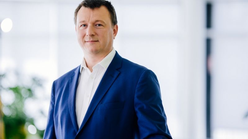 Pasaules IPO tirgos investori vēro procentu likmes un gaida mākslīgā intelekta tehnoloģiju uznācienu
