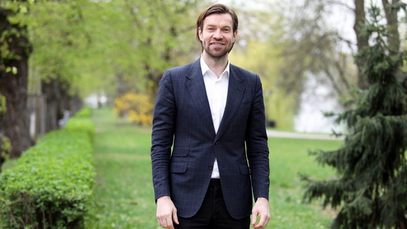 Jāuzmanās, lai algu celšana neizraisa cenu pieaugumu