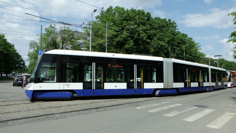Rīgas satiksme par 70 miljoniem eiro plāno pirkt 20 jaunus zemās grīdas tramvajus