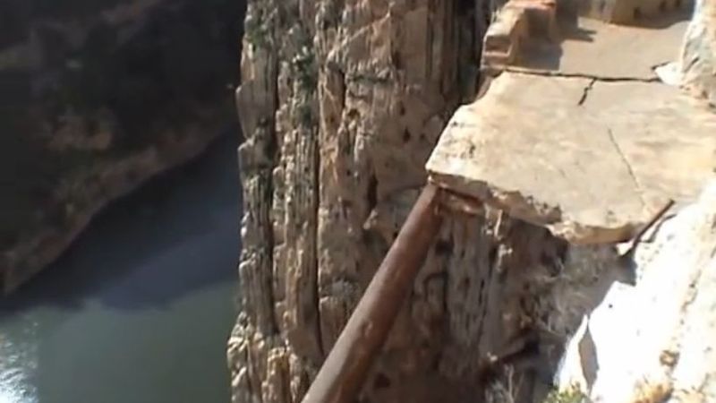 Spānija atkal atvērs pasaulē bīstamāko ceļu gājējiem