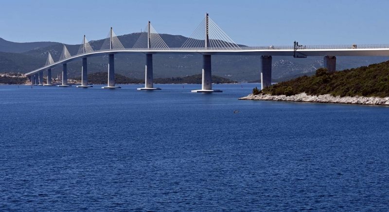 Horvātija atklāj tiltu uz Dubrovnikas reģionu, kas ļaus apiet Bosniju