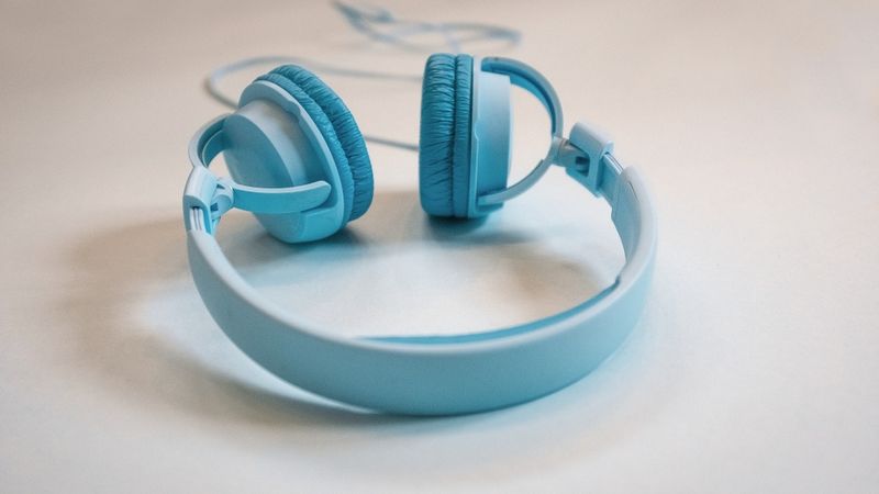 Pētījums: Mūziku ikdienā klausās 93%, taču naudu tās iegādei tērē tikai 23%