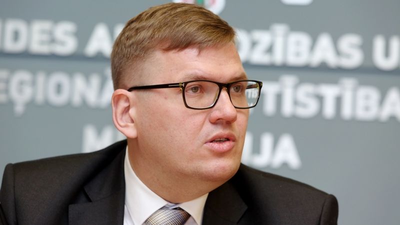 Pūces rīcība jāvērtē Satversmes tiesai