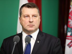Papildināta - Prezidents vēl nenominē nākamo premjeru