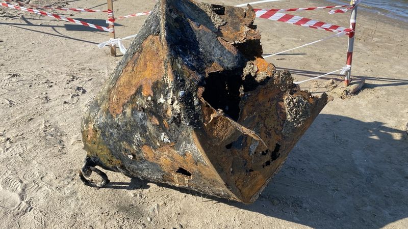 Liepājas ostas akvatoriju attīra no padomju militārā mantojuma