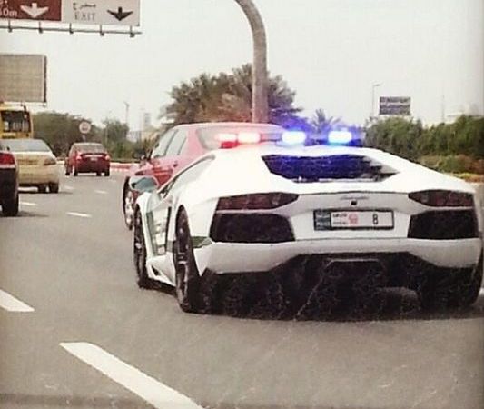 Dubaijas policija brauks ar Lamborghini Aventador