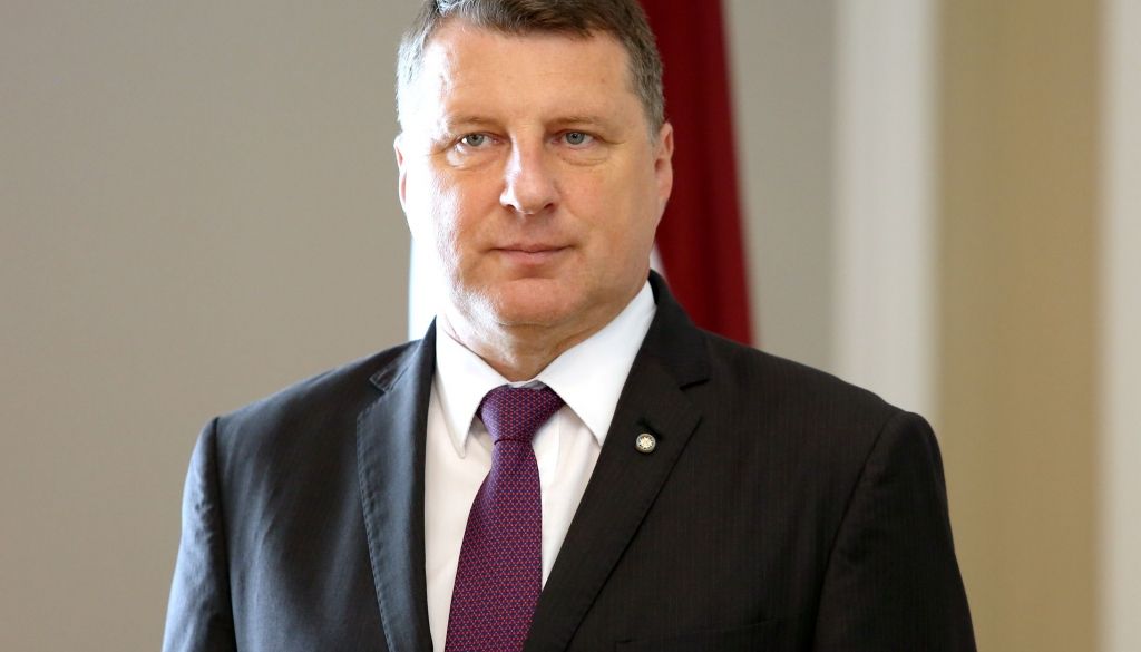 Vējoņa portretu gleznos par 12 000 eiro