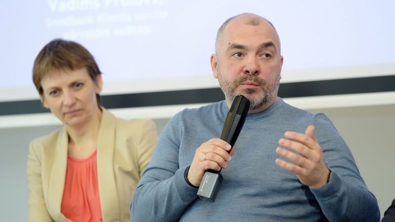 Eksperts: Dodoties uz ASV, man ieteica ņemt līdzi daudz skaidras naudas