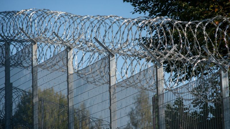 Izsludināta cenu aptauja Latvijas – Krievijas žoga izbūvei 124 km garumā