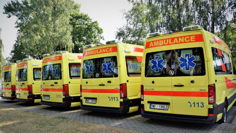 Mediķiem Rīgā un reģionos par 2,85 miljoniem eiro iegādāti jauni operatīvie auto