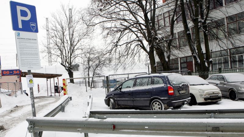 Rīgas būvvalde pastiprināti pievērsīsies autostāvvietu un kafejnīcu kontrolei
