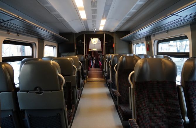 Dārgās degvielas dēļ Lietuvā būs 50% atlaide vilcienu un tālsatiksmes autobusu biļetēm