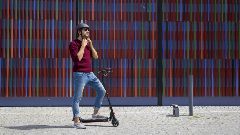 Ceļu satiksmes likumā plānots iekļaut elektroskrejriteņus