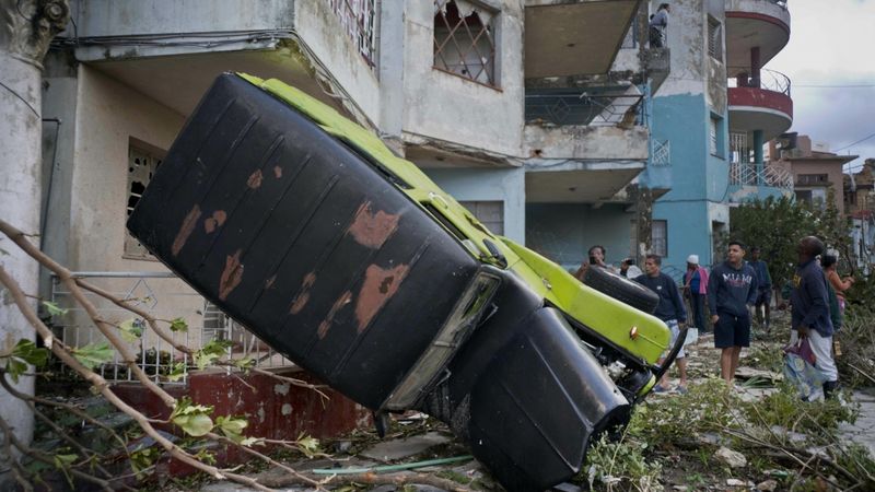 Papildināta - FOTO: Tornado Kubas galvaspilsētā gājuši bojā trīs cilvēki un 172 ievainoti