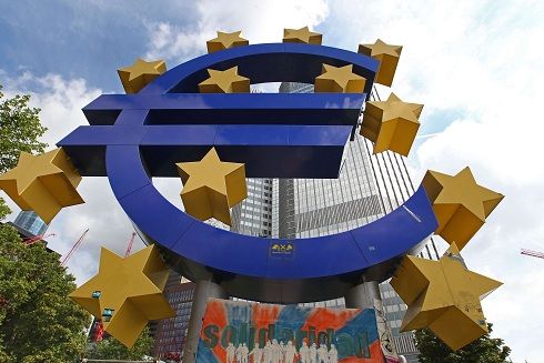 SVF mēģina pierunāt eirozonu uz vēl vienu Grieķijas parādu norakstīšanu