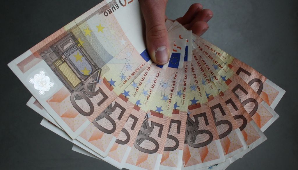 Igaunijā pērn pieaugusi darba samaksas atšķirība starp dzimumiem