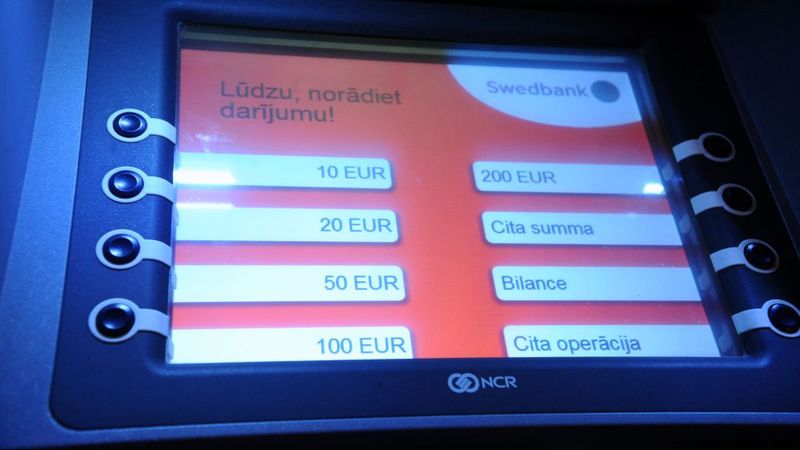 60% no naudas iemaksām Swedbank bankomātos  jau veido eiro