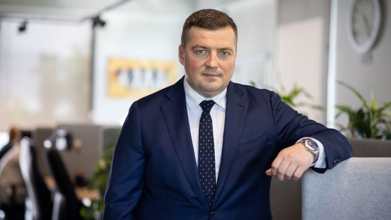 Par vienu rezerves daļu cīnās desmit pretendentu