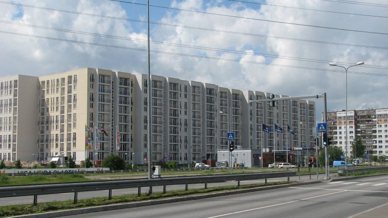Papildināts ar fotogaleriju - Ektornet pārdevis 518 dzīvokļu māju Pļavniekos, kas ekspluatācijā nodota 2009. gadā