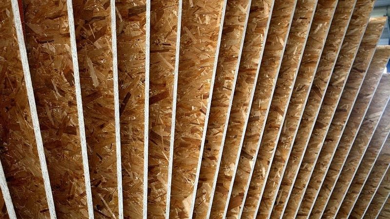 Skaidu plākšņu ražotājs Kronospan Rīga paplašināsies