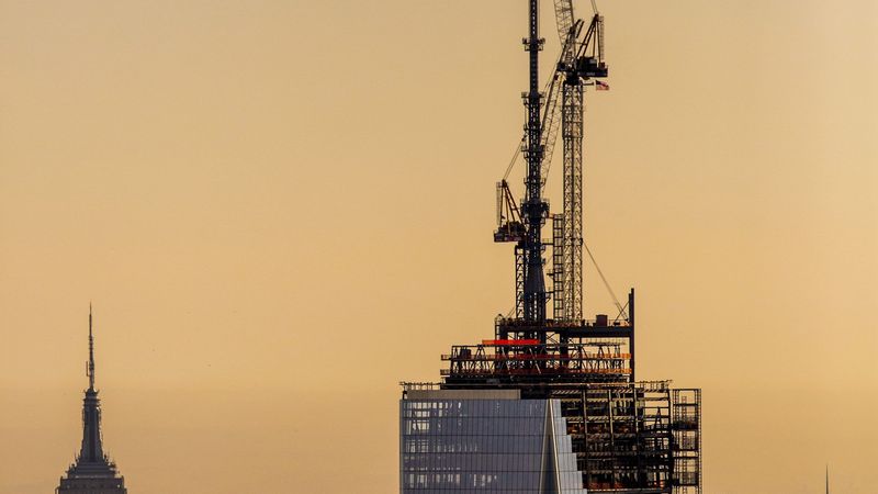Pieplusojot antenu, Ņujorkas One World Trade Center atzīta par augstāko celtni ASV