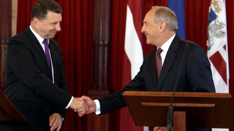 FOTO: Bērziņš un Vējonis apspriež Valsts prezidenta prioritātes