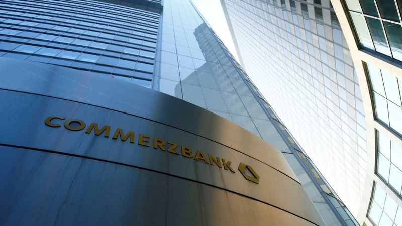 Vācijas otra lielākā banka likvidēs 4300 darbvietas