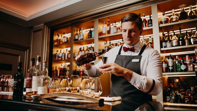 Grand Hotel Kempinski Riga bārs maina konceptu