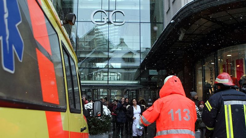 Galerijā Centrs spridzekli neatrod; veikals atsāk darbu
