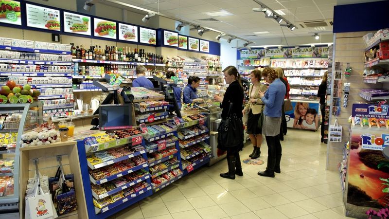 Lielie tirgus spēlētāji ienāk mazā formāta veikalu sektorā
