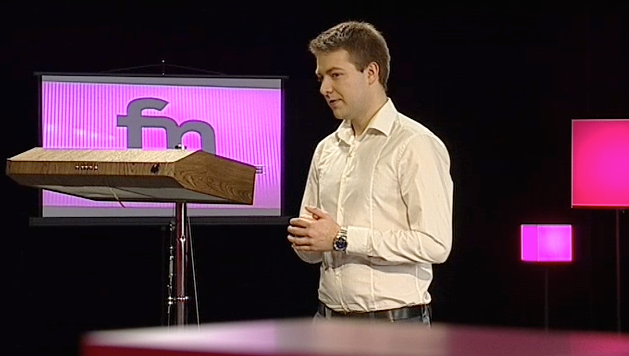 Siltuma sensora vadīts tvaika nosūcējs