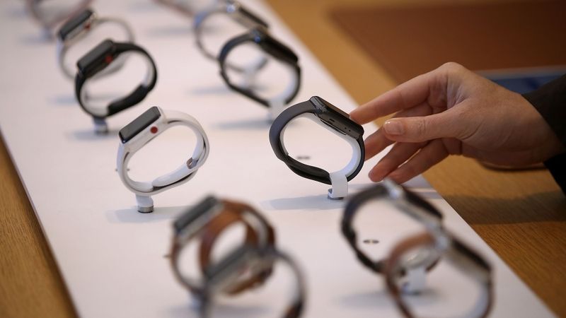 Viedpulksteņu un aproču pārdošana uzņem apgriezienus