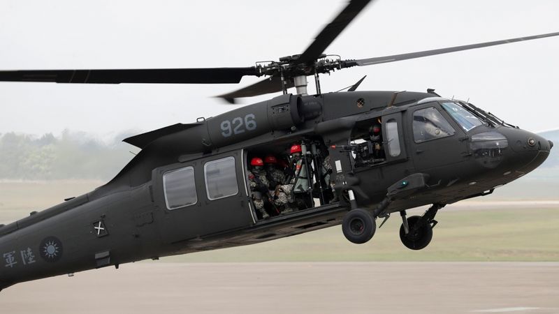 Ministru kabinets atbalsta četru helikopteru Black Hawk iegādi